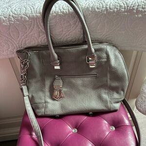 🩶STEVE MADDEN Grey and silver handbag